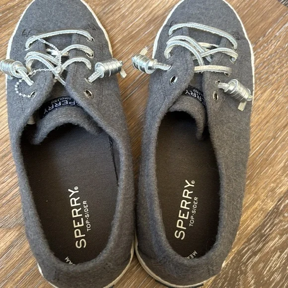 Sperry ladies, boat- dock, shoes, gray sneakers, size 8, medium - Picture 3 of 8